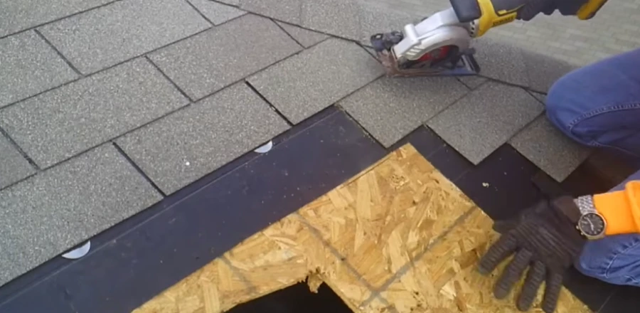 Roof repair florence sc SC — local licensed roofing contractor inspecting damage